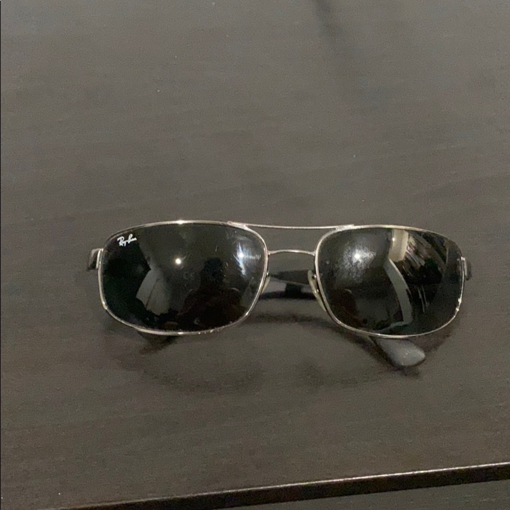 Ray Ban RB 3445 004 61/17 3N